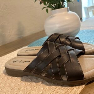 Eastland Women’s Full Grain Leather Hazel Active Memory Foam Sandals